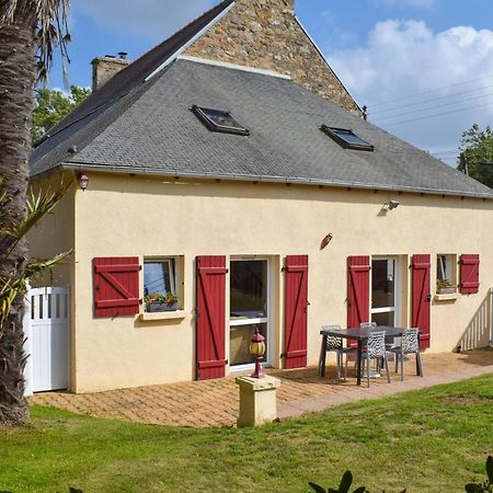 3 Bedroom Awesome Home In Lézardrieux Exteriér fotografie