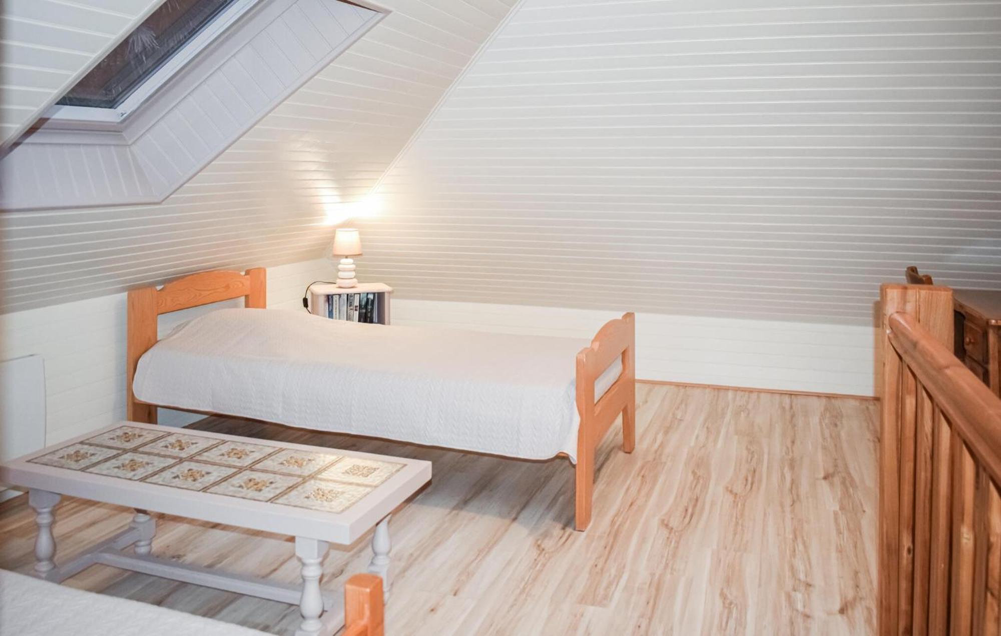 3 Bedroom Awesome Home In Lézardrieux Exteriér fotografie
