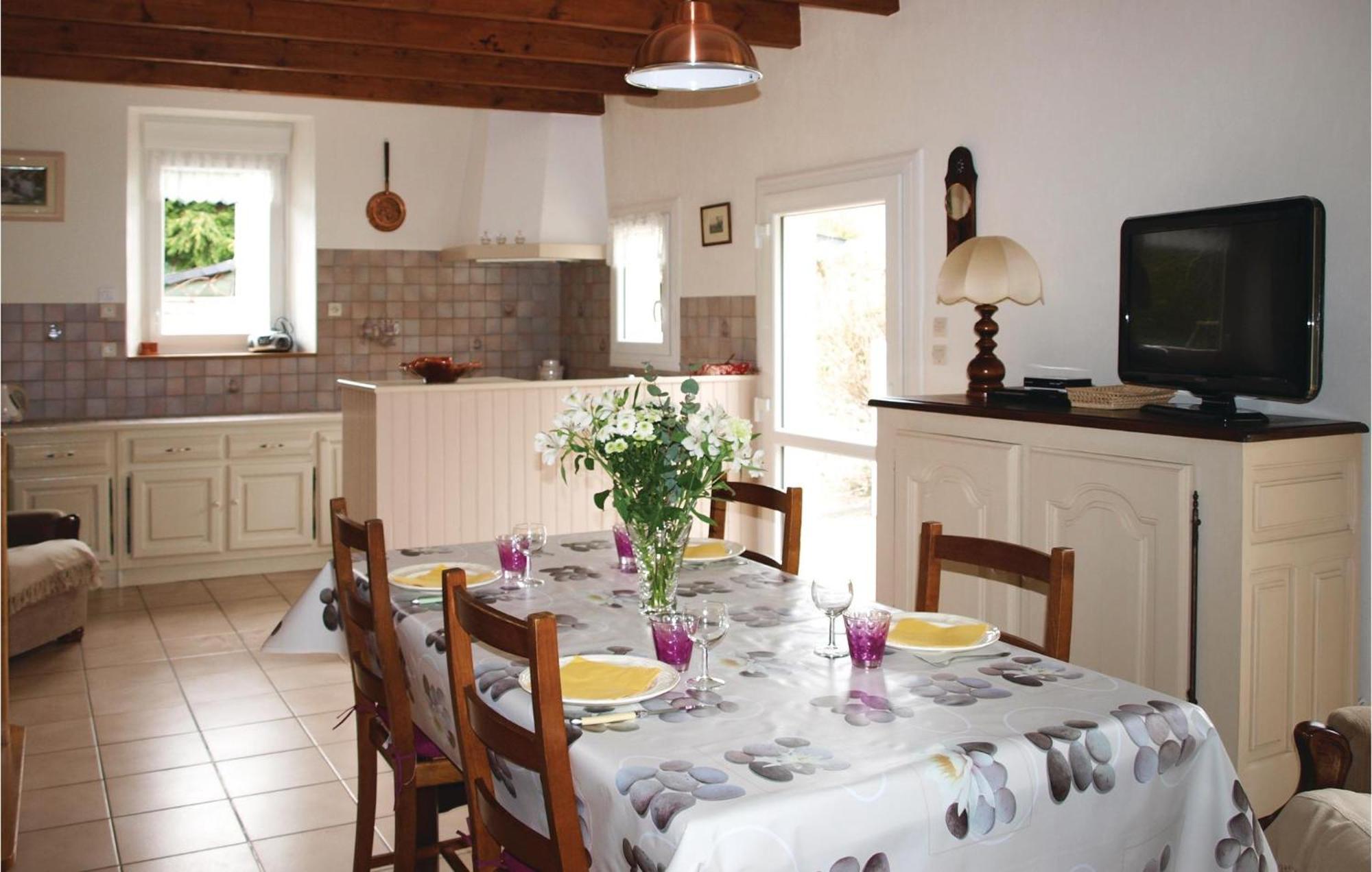 3 Bedroom Awesome Home In Lézardrieux Exteriér fotografie