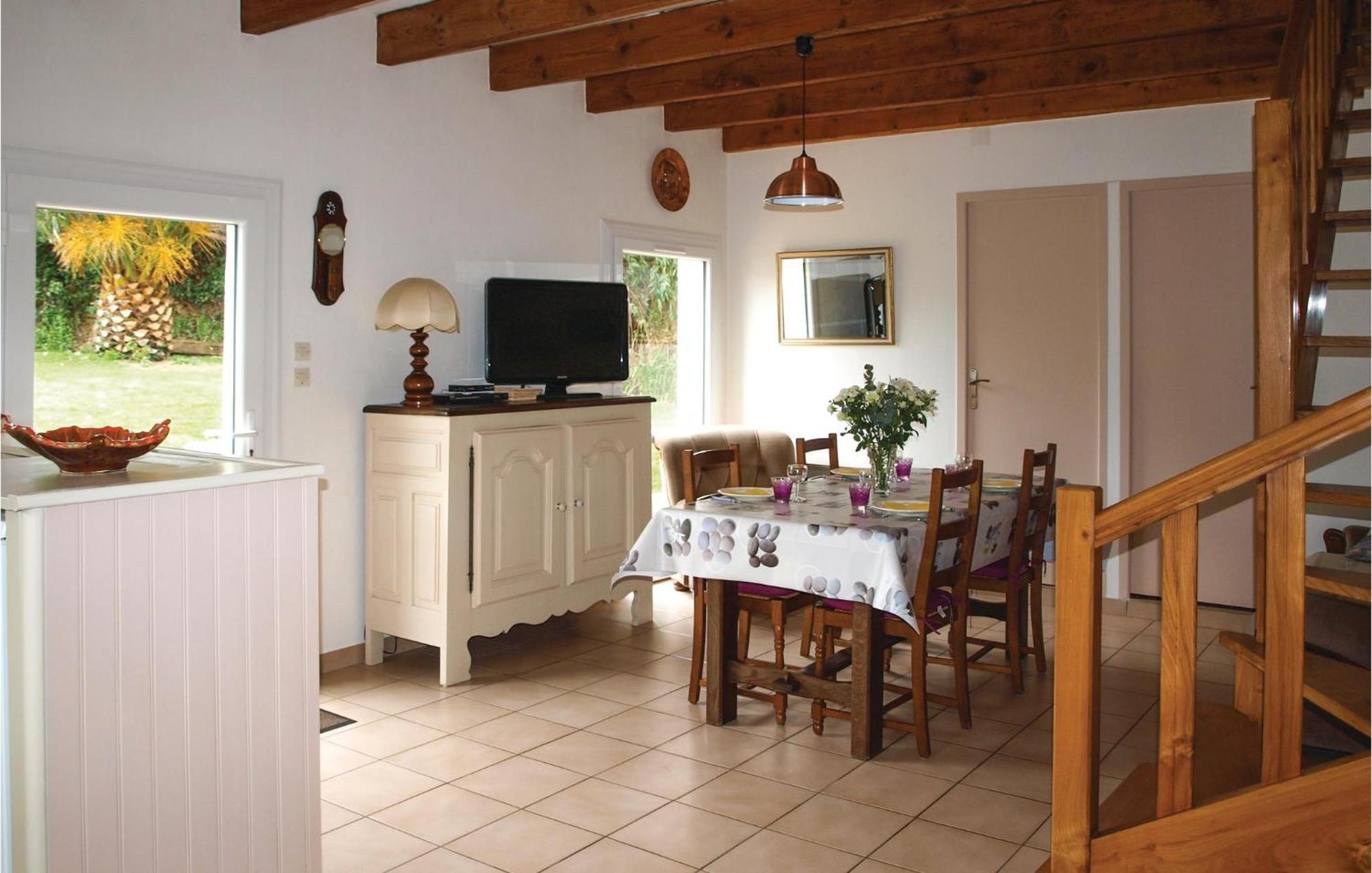 3 Bedroom Awesome Home In Lézardrieux Exteriér fotografie